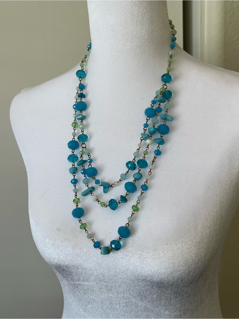 NWT Gold Tone Faceted Blue Glass Bead Multi strand  Chunky Necklace